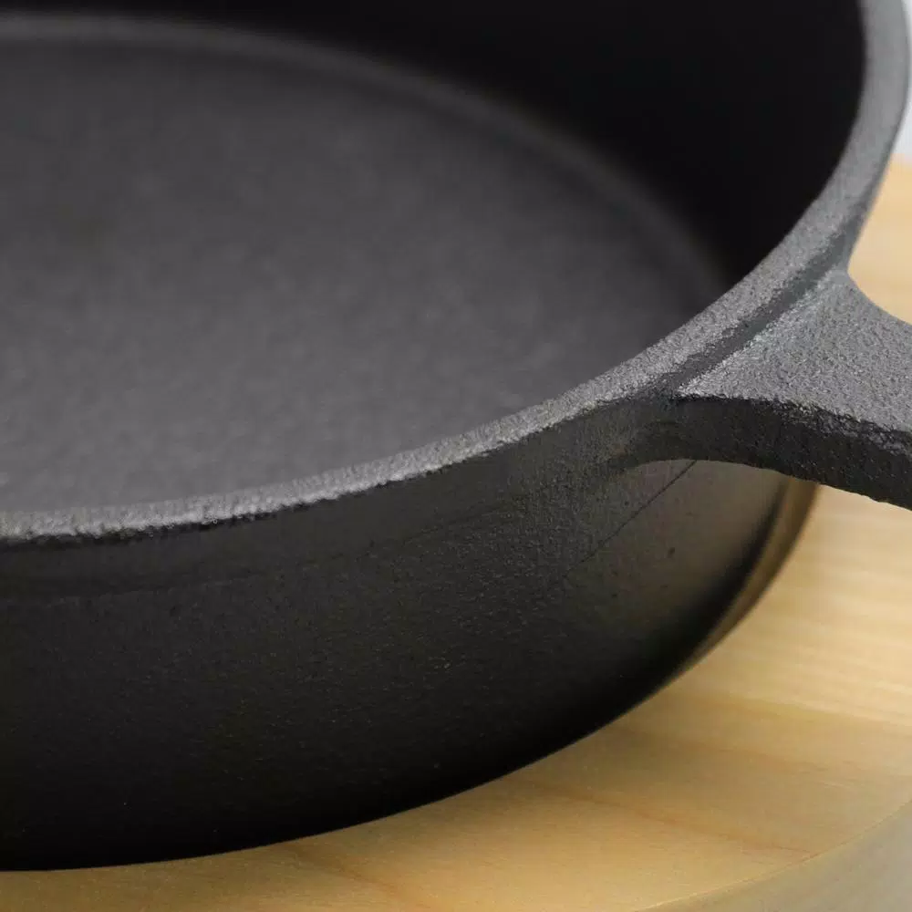 Cookware Gibson Home Campton 5 In. Cast Iron Frying Pan In Black 4 Cookware Gibson Home Campton 5 In. Cast Iron Frying Pan In Black - Image 2