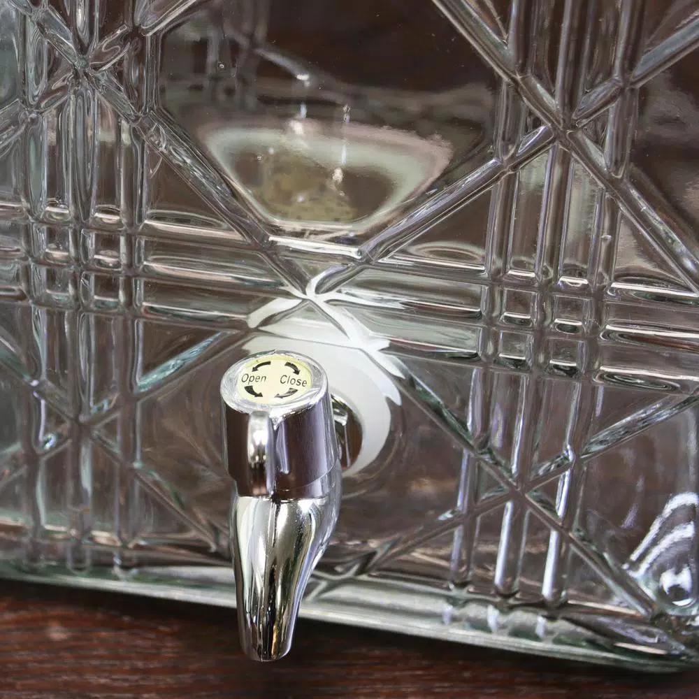 Serveware Gibson Home Jewelite 320 Oz. Clear Glass Drink Dispenser With Silver Spigot 4 Serveware Gibson Home Jewelite 320 Oz. Clear Glass Drink Dispenser With Silver Spigot - Image 2